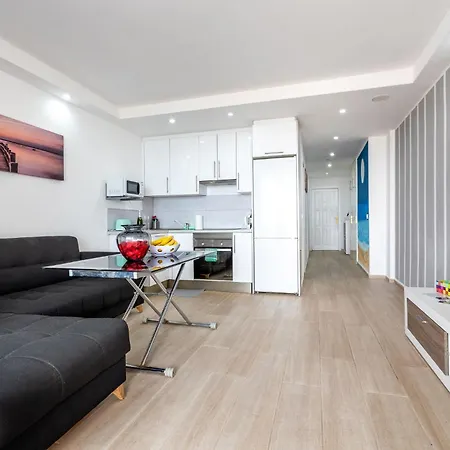 Ocean View With Large Terrace And Netflix Smart Tv Апартаменты *