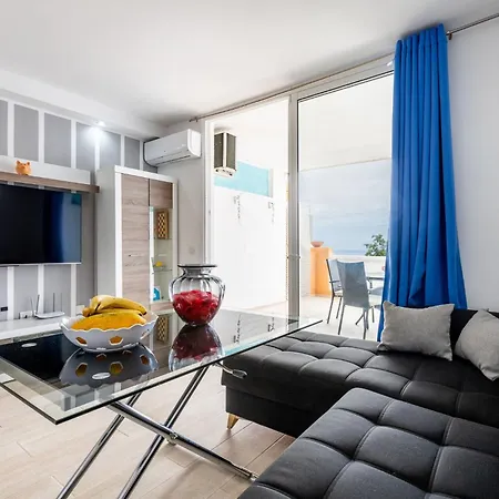Ocean View With Large Terrace And Netflix Smart Tv Апартаменты *
