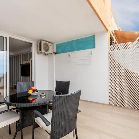 Ocean View With Large Terrace And Netflix Smart Tv Апартаменты *