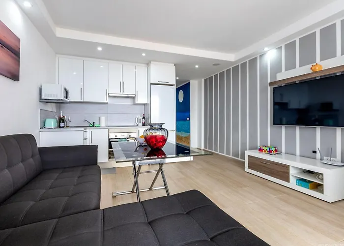 Ocean View With Large Terrace And Netflix Smart Tv